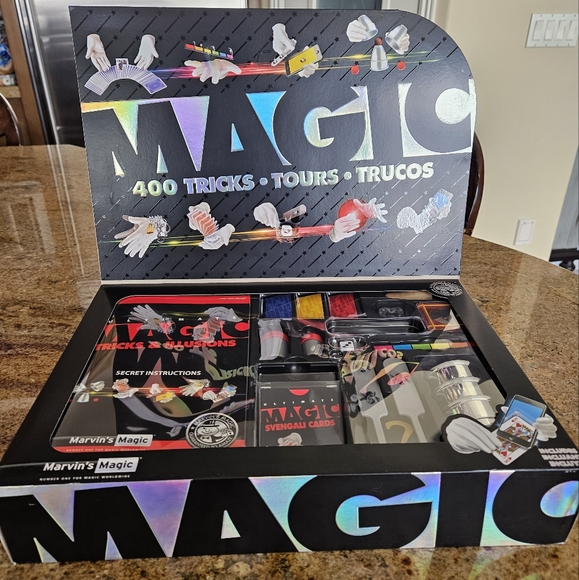 NEW Marvin's Magic Ultimate 400 Tricks & Illusions Set. - Picture 1 of 8